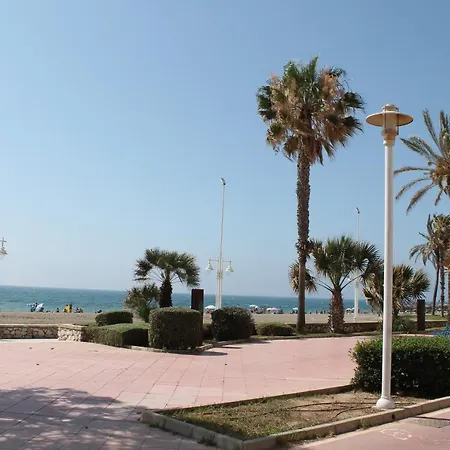 Junto Al Mar *